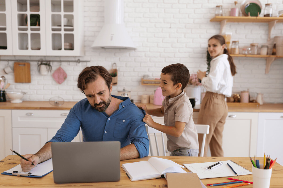 Consejos para mantener el equilibrio entre el trabajo y la vida familiar desde casa
